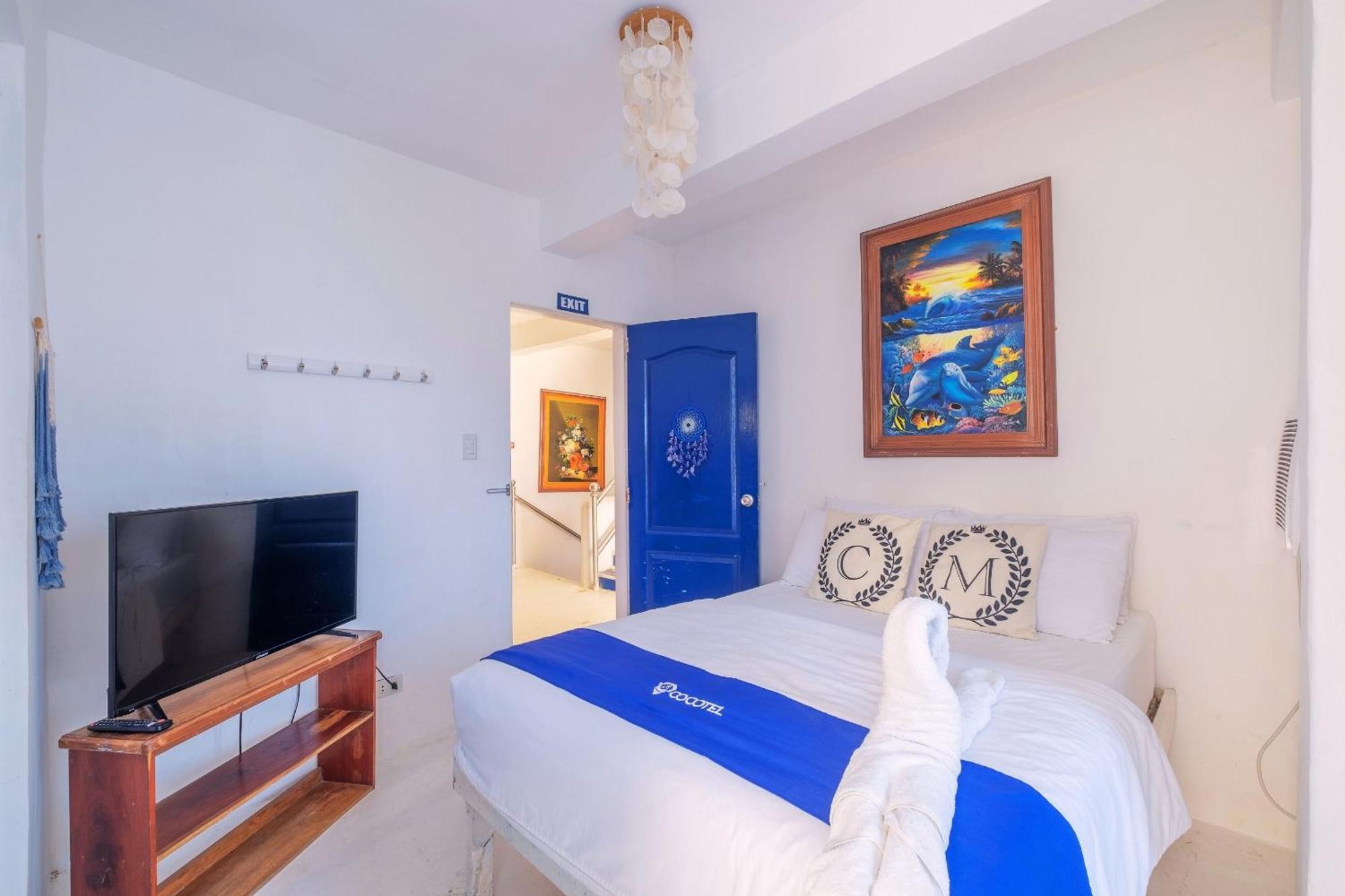 Club Monet Beachfront Resort By Cocotel Cabangan Room photo